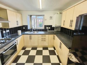 Kitchen- click for photo gallery